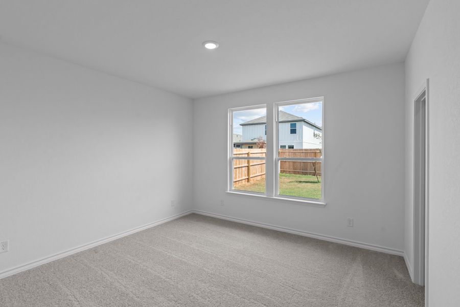 Spacious, unfurnished interior of a new home in Horizon Ridge, San Antonio (Image 6).