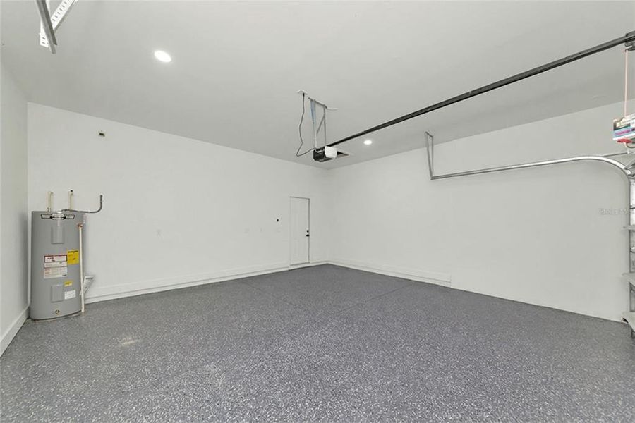 Spacious, unfurnished interior of a new home in , North Port (Image 35).