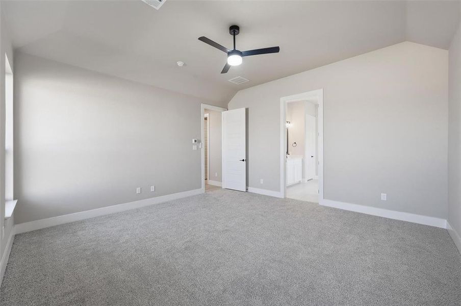 Spacious, unfurnished interior of a new home in Rocky Top Ranch, Reno (Image 23). Spacious, unfurnished interior of a new home in Rocky Top Ranch, Reno (Image 23).