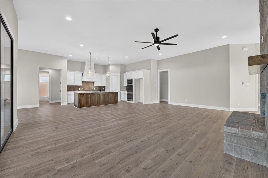 Spacious, unfurnished interior of a new home in Paloma Ranches, Justin (Image 28).
