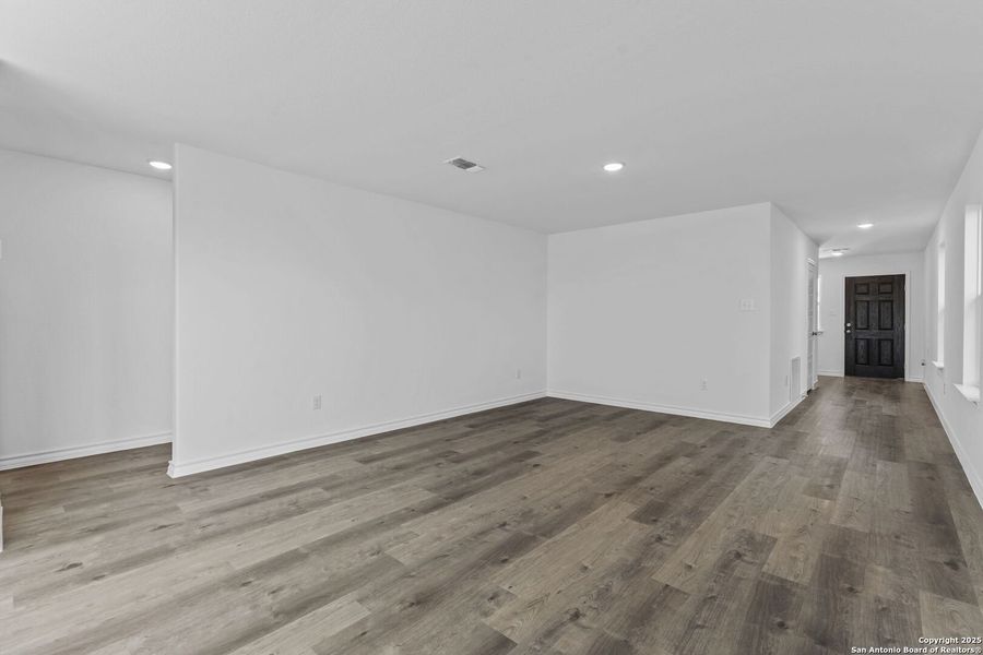 Spacious, unfurnished interior of a new home in Meadows at Clear Springs, New Braunfels (Image 14). Spacious, unfurnished interior of a new home in Meadows at Clear Springs, New Braunfels (Image 14).