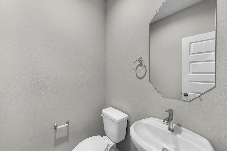 Furnished interior view inside a new home in Briarwood Crossing, Rosenberg (Image 9).