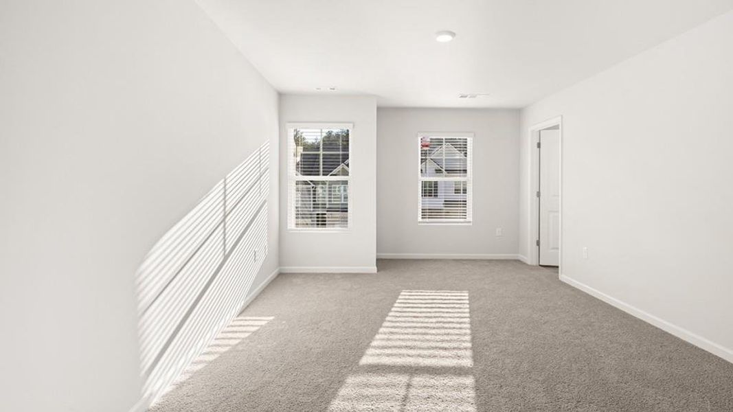 Spacious, unfurnished interior of a new home in Mountain Park, Dahlonega (Image 12).