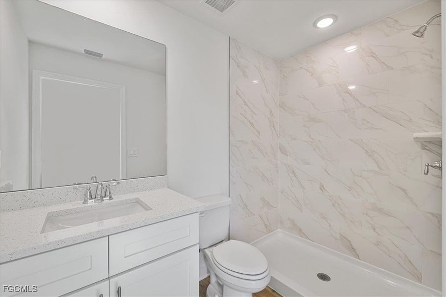 Furnished interior view inside a new home in Cape Coral, Cape Coral (Image 11).