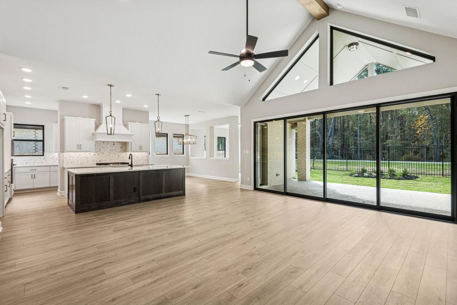 Spacious, unfurnished interior of a new home in ARTAVIA 65' Homesites, Conroe (Image 31).