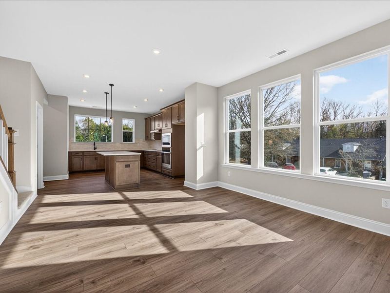 Spacious, unfurnished interior of a new home in Bellflower, Charlotte (Image 25).