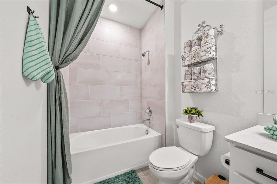 Furnished interior view inside a new home in , Ocala (Image 63).