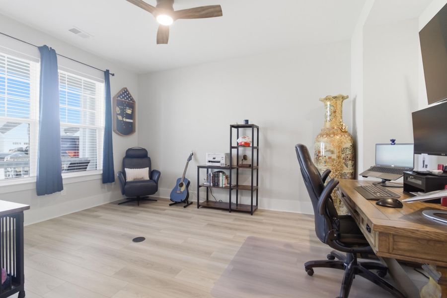 Furnished interior view inside a new home in Cresswind Charleston, Summerville (Image 12).