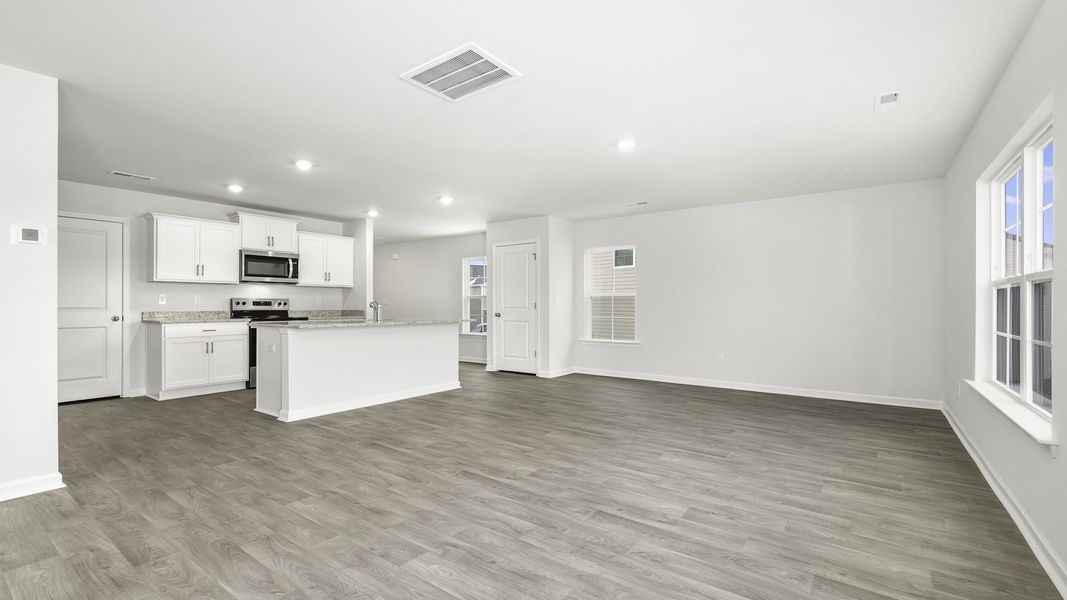 Spacious, unfurnished interior of a new home in Chandler Pointe, Rural Hall (Image 11).