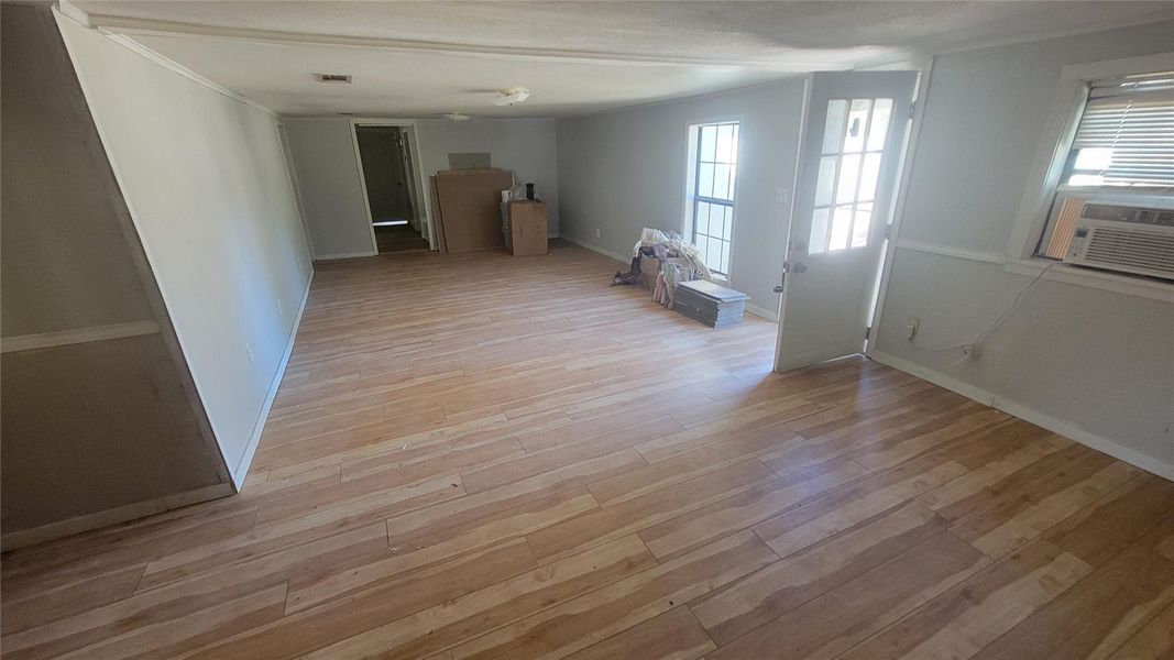 Spacious, unfurnished interior of a new home in , Vidor (Image 17). Spacious, unfurnished interior of a new home in , Vidor (Image 17).
