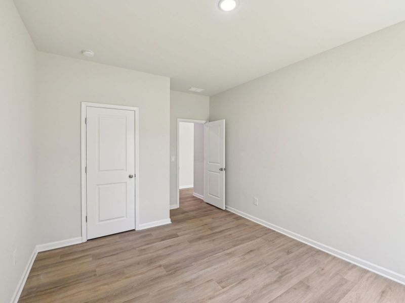Spacious, unfurnished interior of a new home in Oakwood, Mebane (Image 14).