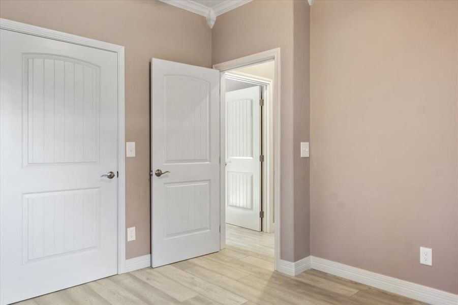 Spacious, unfurnished interior of a new home in , Corsicana (Image 17).