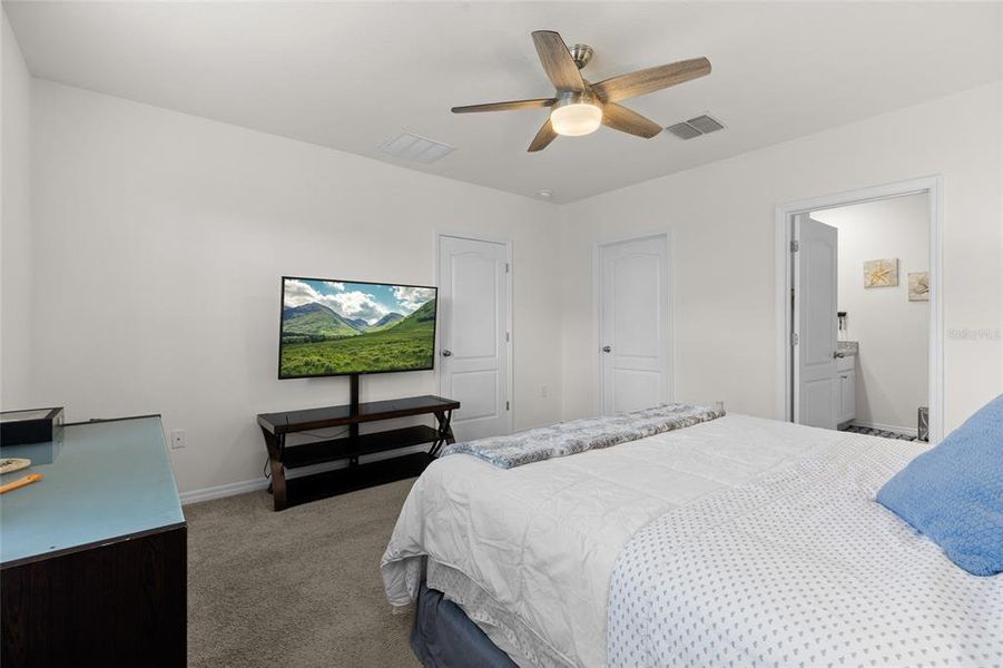 Furnished interior view inside a new home in Cascades, Davenport (Image 26). Furnished interior view inside a new home in Cascades, Davenport (Image 26).