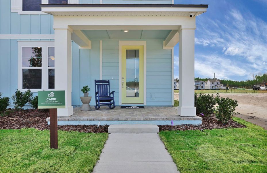 Capri | Front Porch