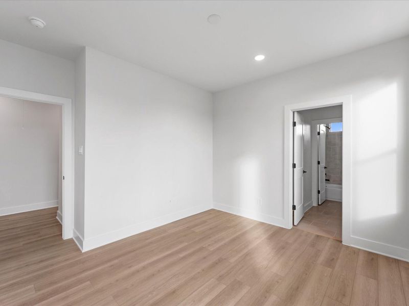 Spacious, unfurnished interior of a new home in Jesselton Square at Creekmont, Houston (Image 23). Spacious, unfurnished interior of a new home in Jesselton Square at Creekmont, Houston (Image 23).