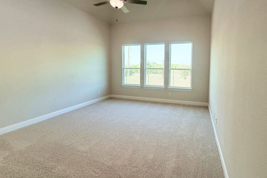 Spacious, unfurnished interior of a new home in Polo Ridge, Mesquite (Image 15).