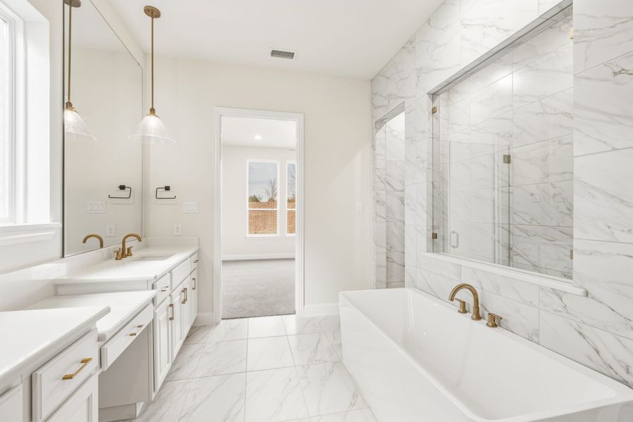 Furnished interior view inside a new home in Edgewater, Fate (Image 10).