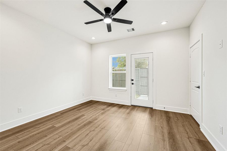 Spacious, unfurnished interior of a new home in , Houston (Image 22).