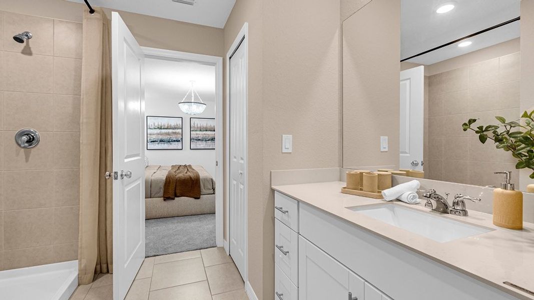 Florida CORE L003 Columbus Owners Bath 1of3 F2 Base7 6 5 25