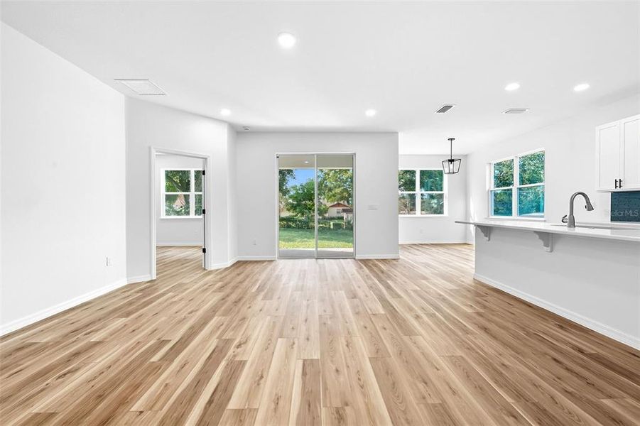 Spacious, unfurnished interior of a new home in , Altamonte Springs (Image 14).
