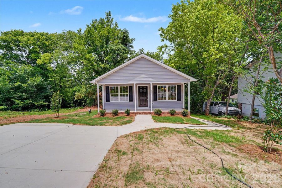 Front exterior of a new home in , Rock Hill, SC, highlighting curb appeal (Image 18). Front exterior of a new home in , Rock Hill, SC, highlighting curb appeal (Image 18).