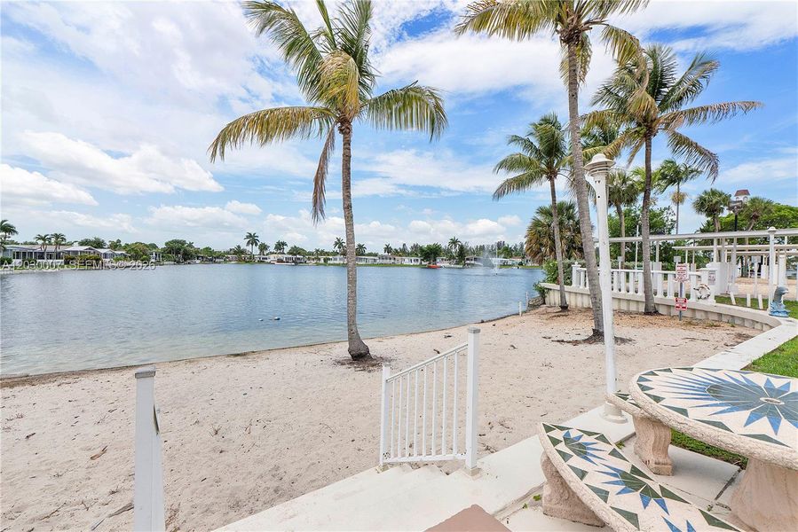 Community amenities in , Dania Beach (Image 34).