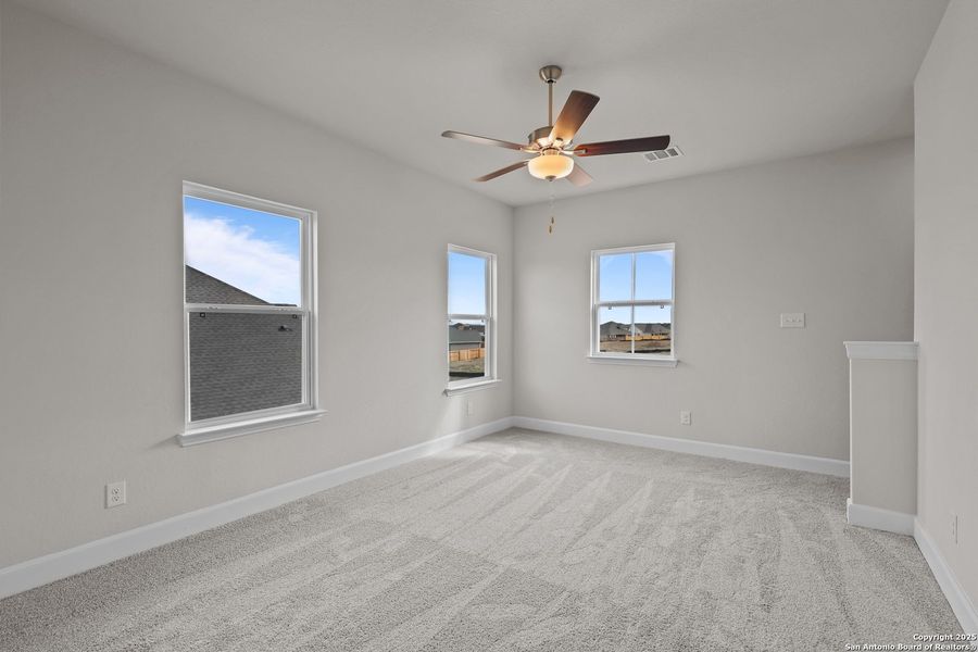 Spacious, unfurnished interior of a new home in Homestead, Schertz (Image 21).