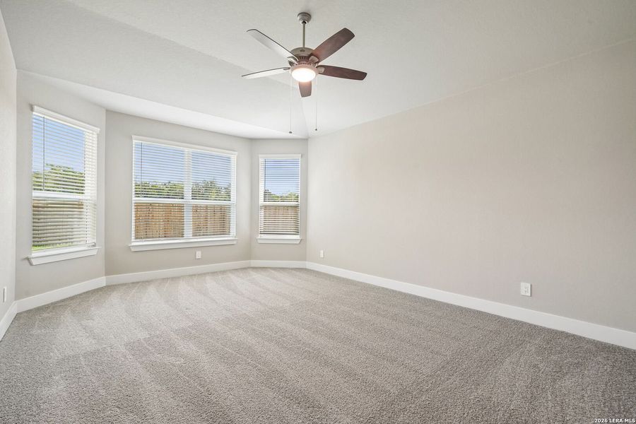 Spacious, unfurnished interior of a new home in Sagebrooke - Classic Series, San Antonio (Image 22).
