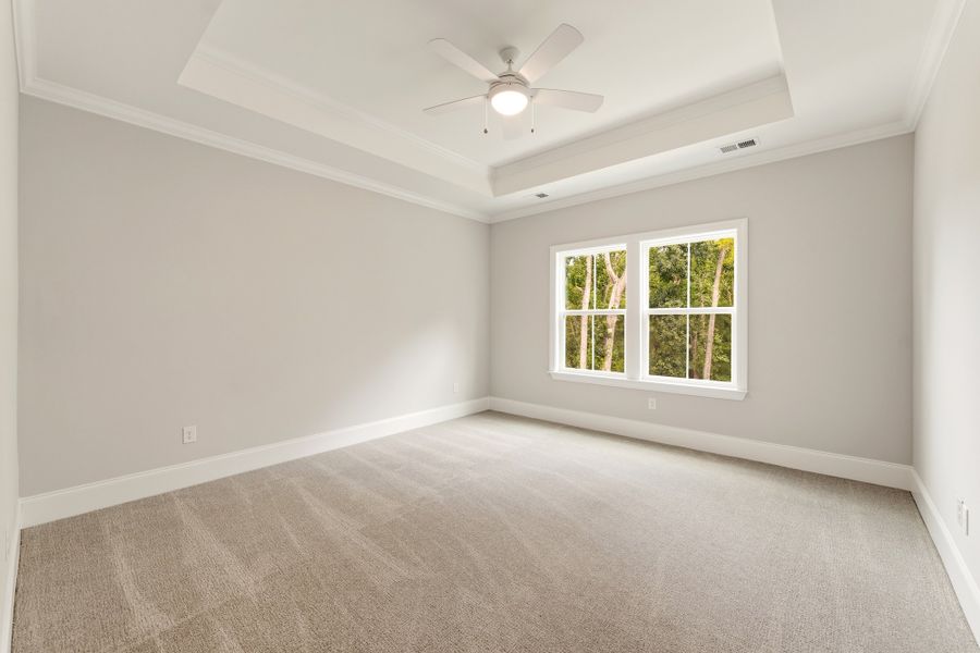 Spacious, unfurnished interior of a new home in Lakeside Saluda, Greenville (Image 19).