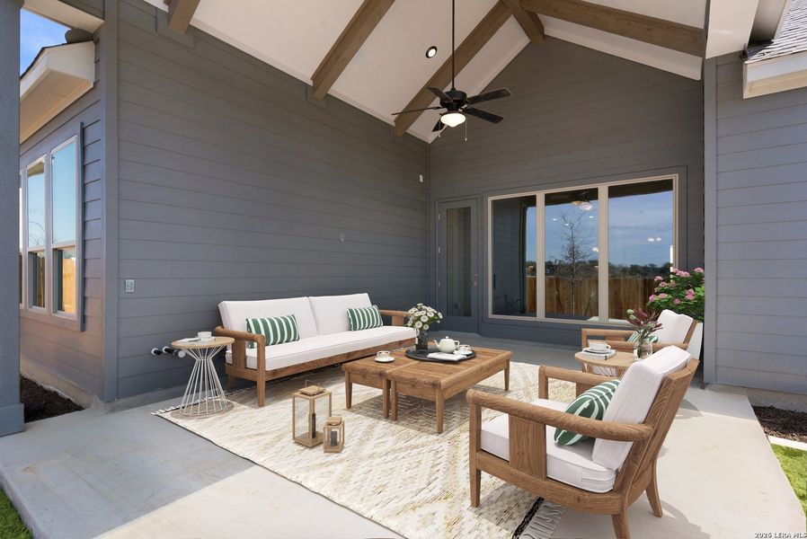Exterior details and patio area of a home in Davis Ranch, San Antonio (Image 4).