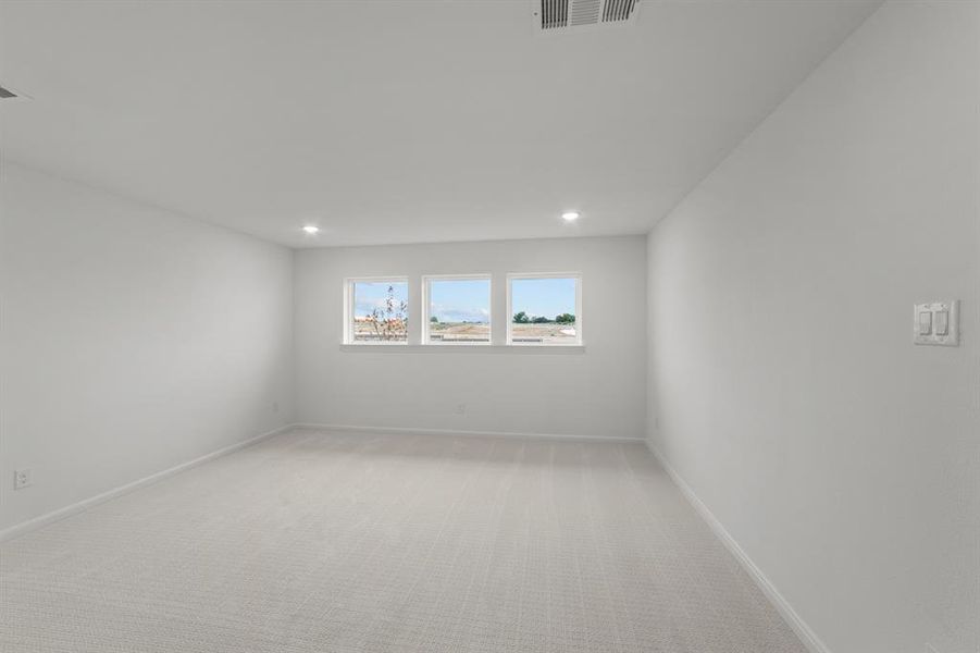 Spacious, unfurnished interior of a new home in Treeline, Justin (Image 17).