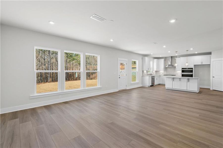 Spacious, unfurnished interior of a new home in Hunters Creek, Flowery Branch (Image 33). Spacious, unfurnished interior of a new home in Hunters Creek, Flowery Branch (Image 33).