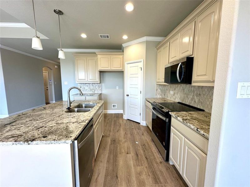 Furnished interior view inside a new home in , Cleburne (Image 8).