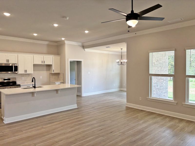 Spacious, unfurnished interior of a new home in Houston Place, Crestview (Image 10).