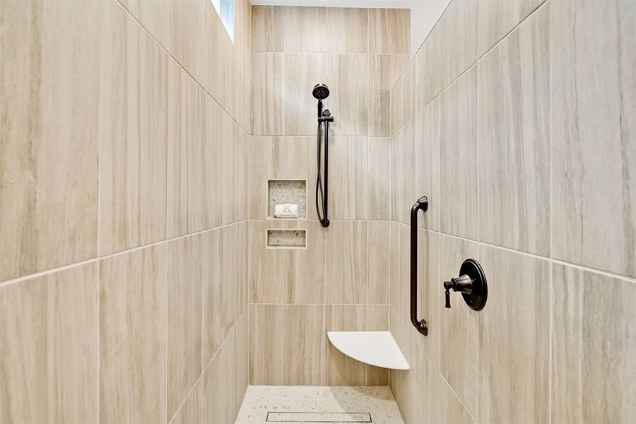 Lumina Island, Master Bathroom