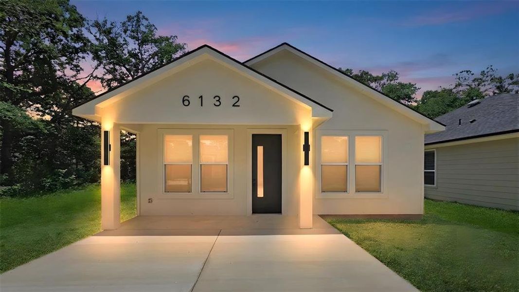 Front exterior of a new home in , Mabank, TX, highlighting curb appeal (Image 1). Front exterior of a new home in , Mabank, TX, highlighting curb appeal (Image 1).