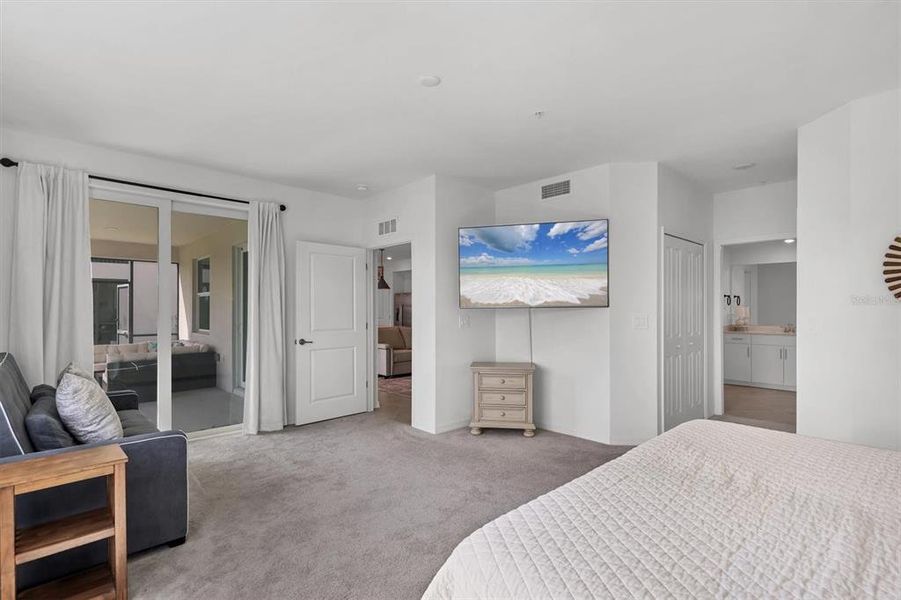 Furnished interior view inside a new home in , Venice (Image 24).