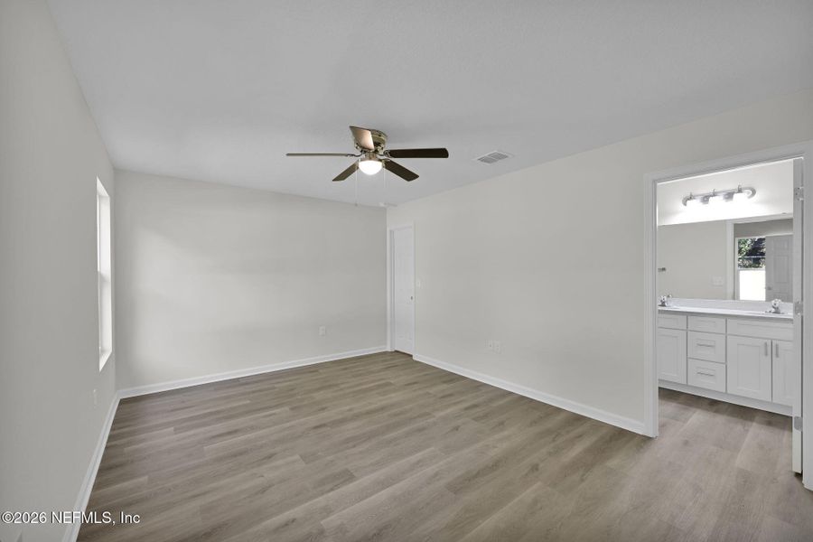 Spacious, unfurnished interior of a new home in , Jacksonville (Image 23).