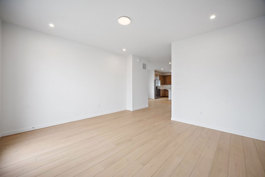 Spacious, unfurnished interior of a new home in The Commons at Victory Ridge, Colorado Springs (Image 22).