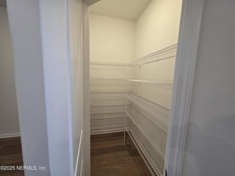 Spacious, unfurnished interior of a new home in Hyland Trail, Green Cove Springs (Image 31).