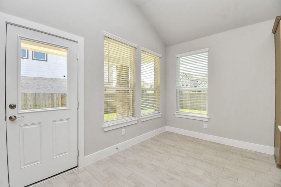 Take another look at the breakfast area. Take another look at the breakfast area.