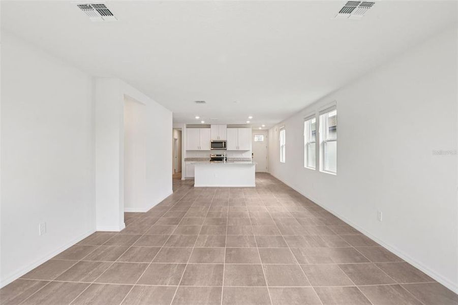 Spacious, unfurnished interior of a new home in Two Rivers - Premier Series, Zephyrhills (Image 15).
