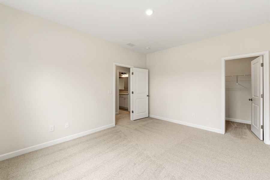 Spacious, unfurnished interior of a new home in Windsor Forest, Anderson (Image 29).