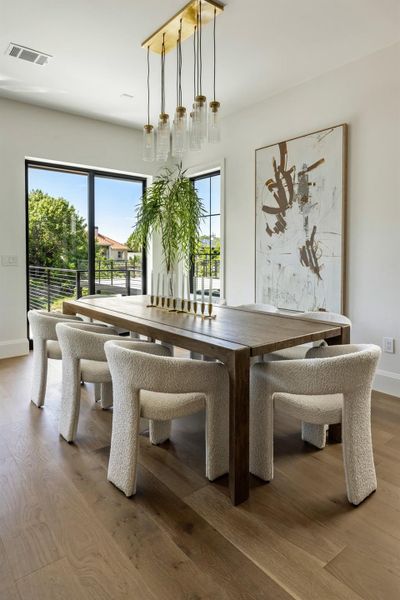 Furnished interior view inside a new home in , Horseshoe Bay (Image 17).
