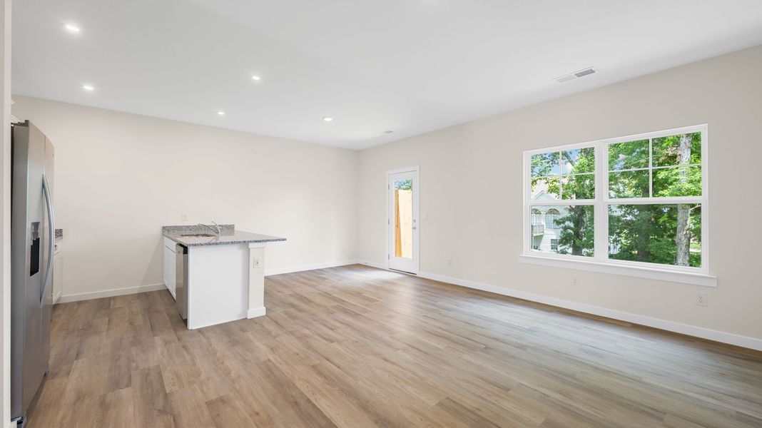 Spacious, unfurnished interior of a new home in Owensby Farms Townhomes, Dayton (Image 11).