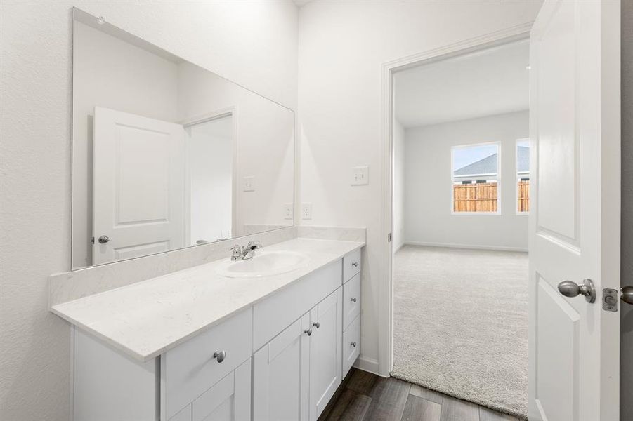 23. 815 Lexington - Bath (4)