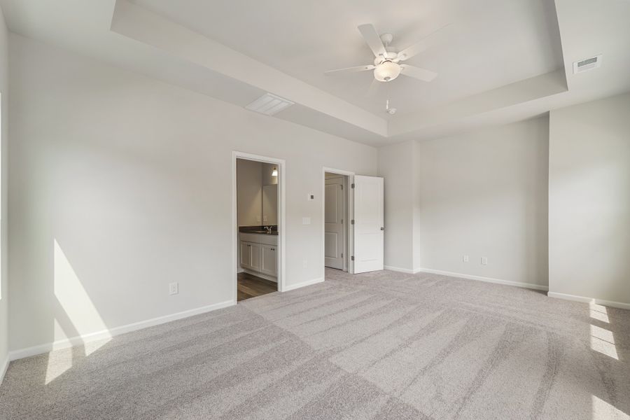 Spacious, unfurnished interior of a new home in Edwards Station, Taylors (Image 14).
