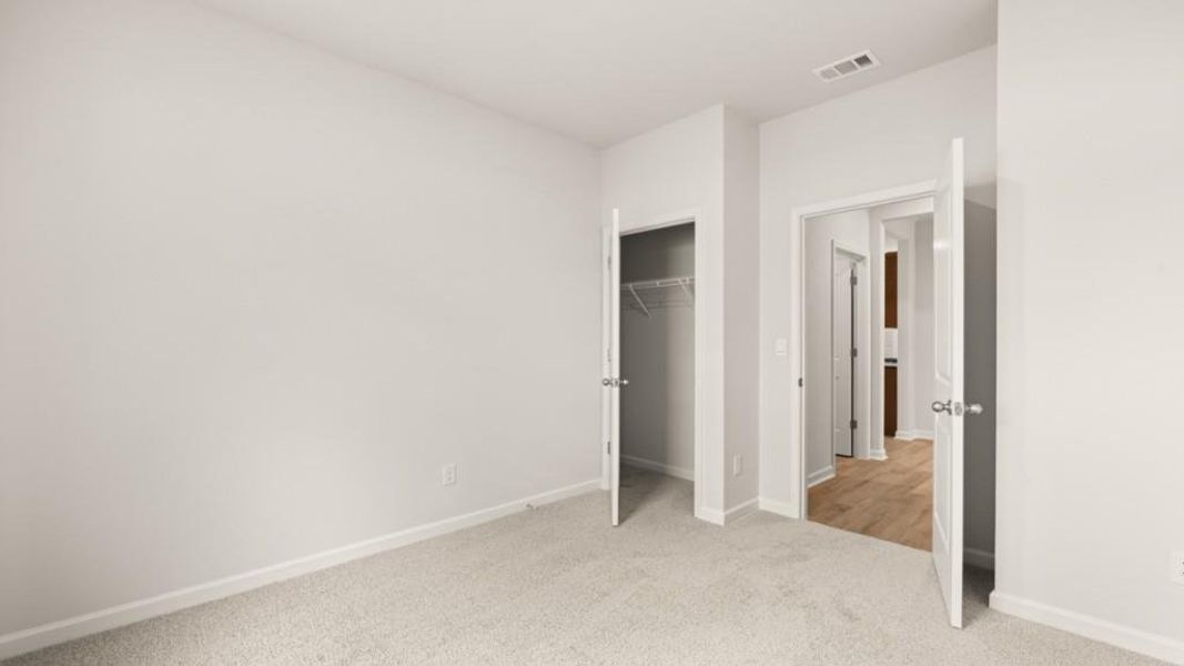 Spacious, unfurnished interior of a new home in Creekview, Atlanta (Image 21).