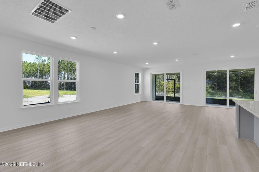 Spacious, unfurnished interior of a new home in Del Webb Saint Johns, St. Johns (Image 10).
