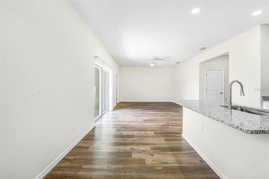 Spacious, unfurnished interior of a new home in , Weeki Wachee (Image 30).